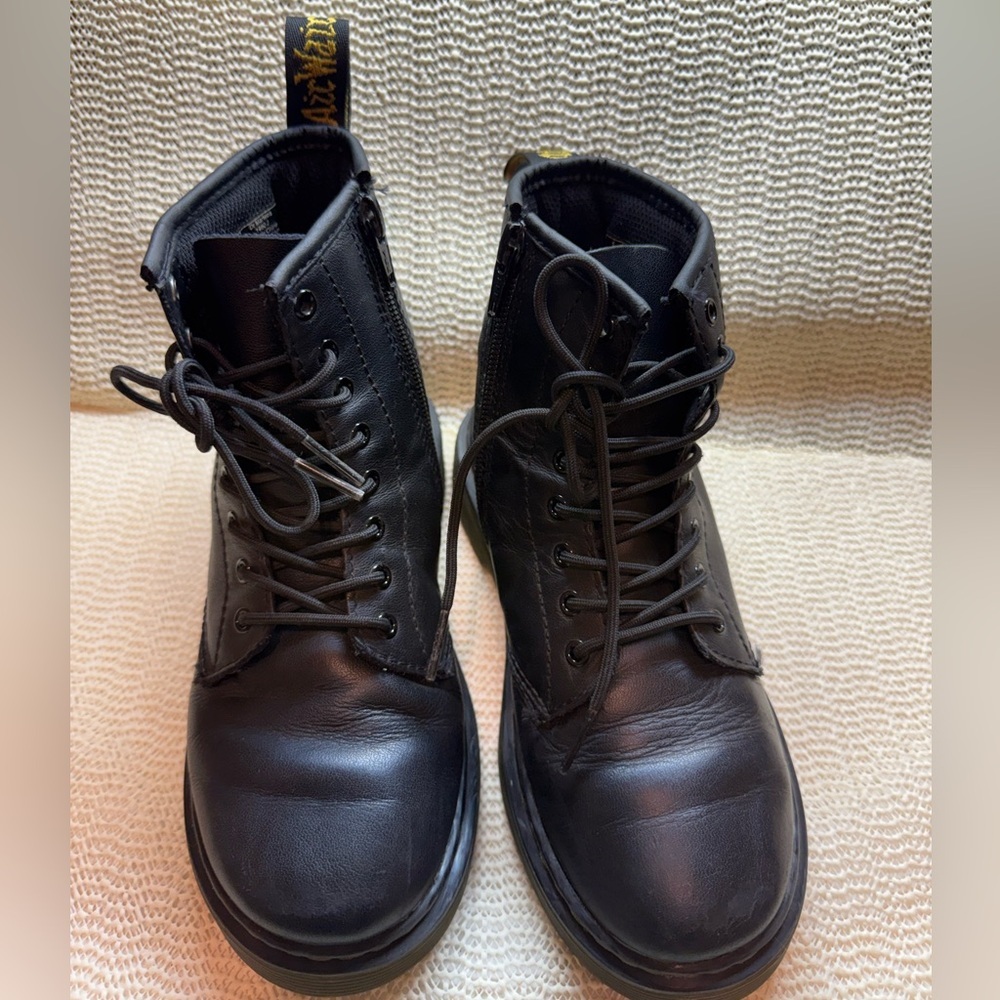 Dr. Martens 1460 Junior boots in a Monochrome Black 2